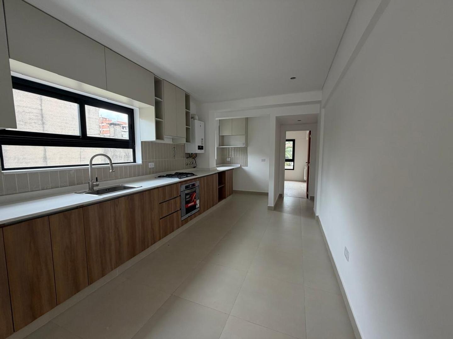 Paulino Rojas 300, Piso 1