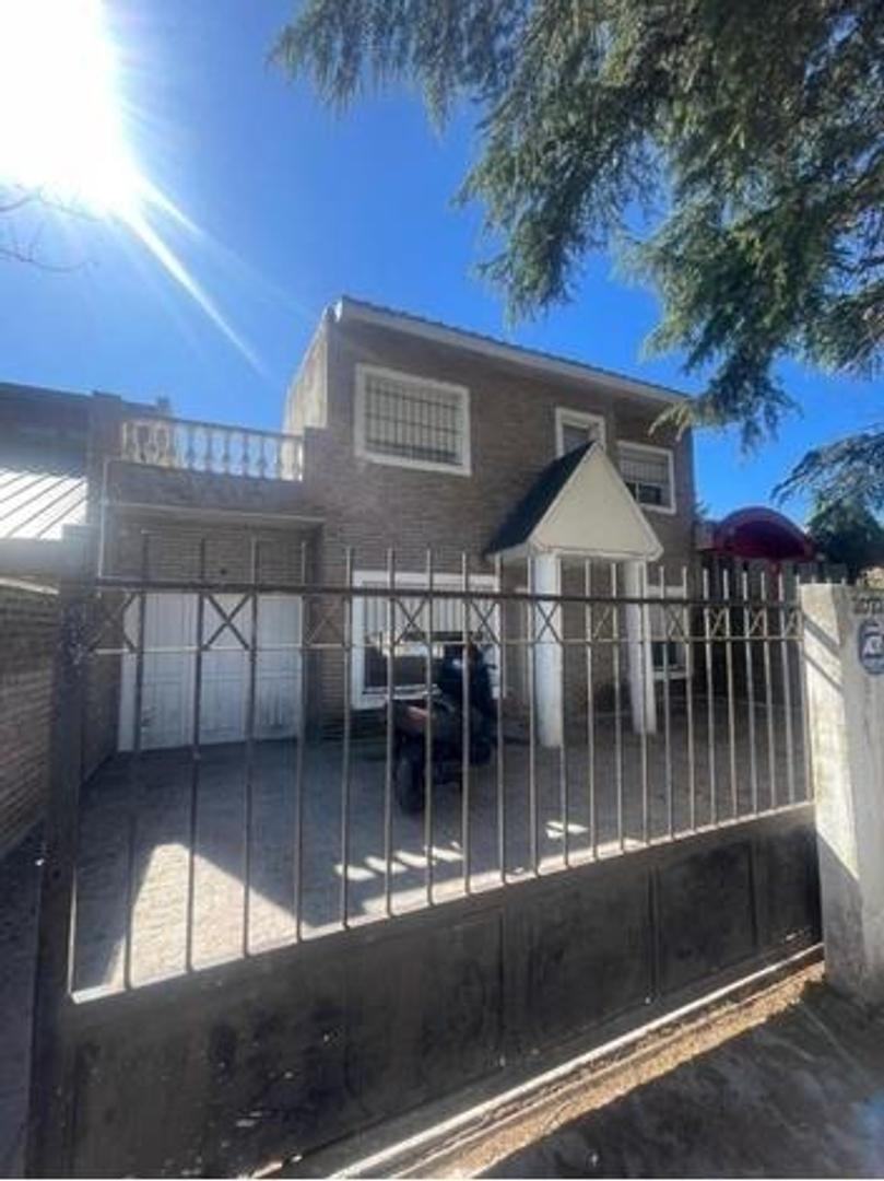 VENTA CASA 5 AMB CON PARQUE EN LA FLORIDA!