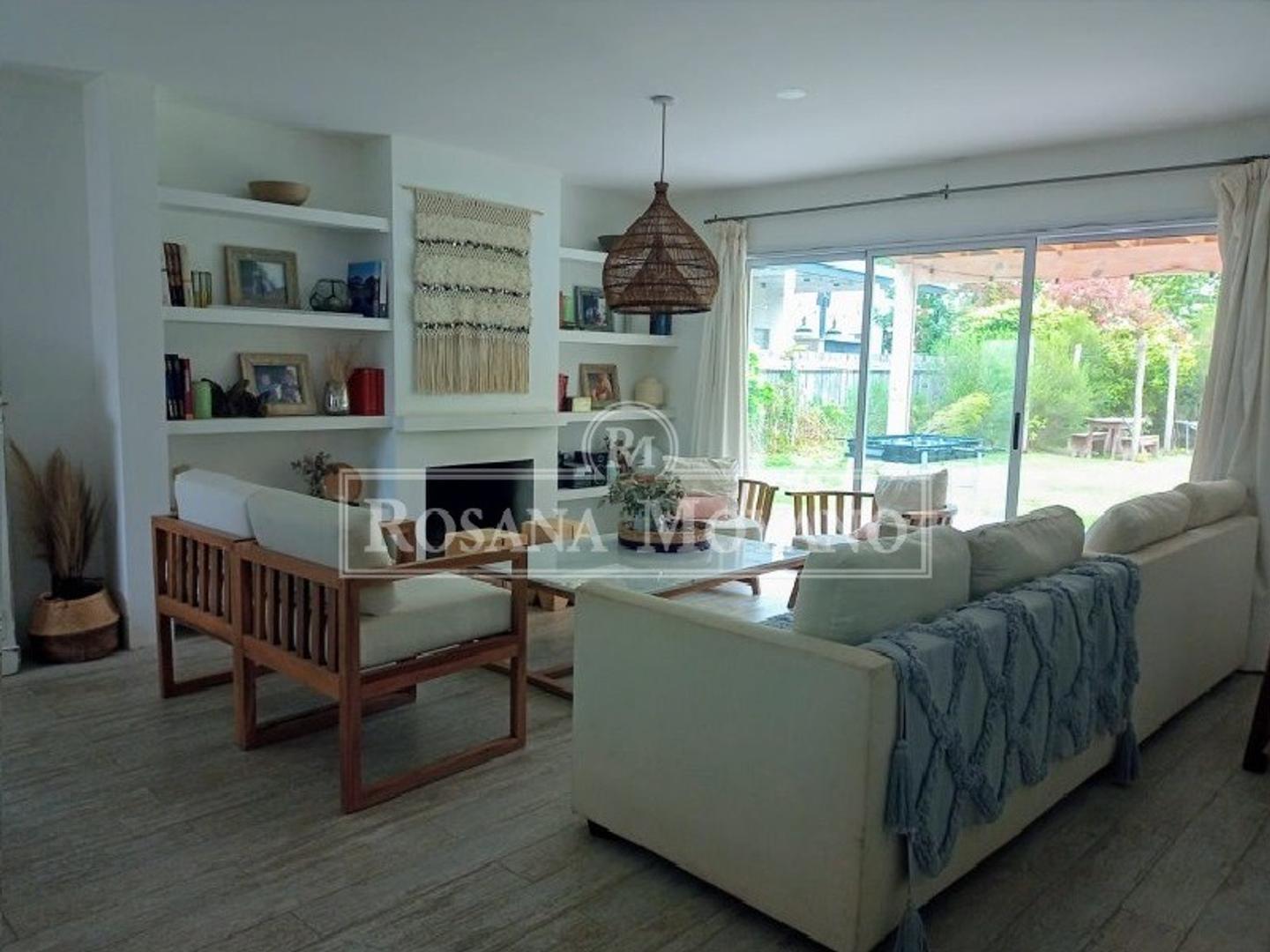 Casa 4 ambientes con 3 baños