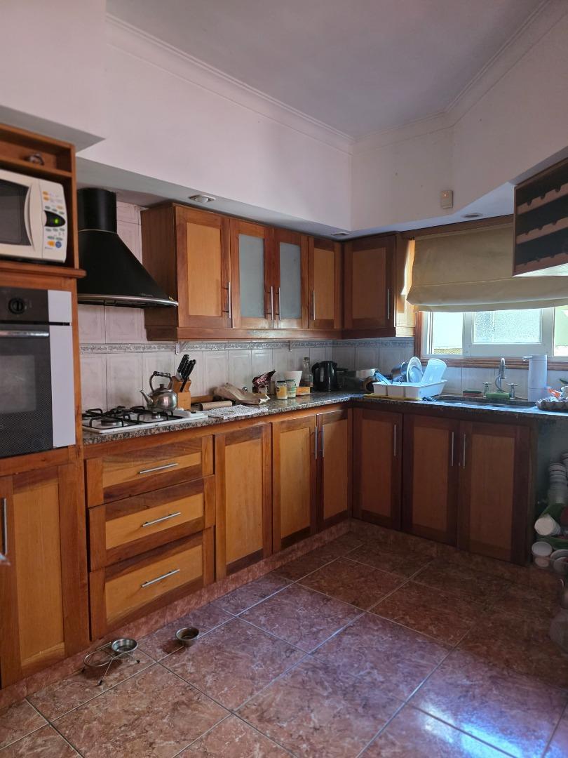 Propiedad Premium con Consultorio, Salón, Pileta y Parque