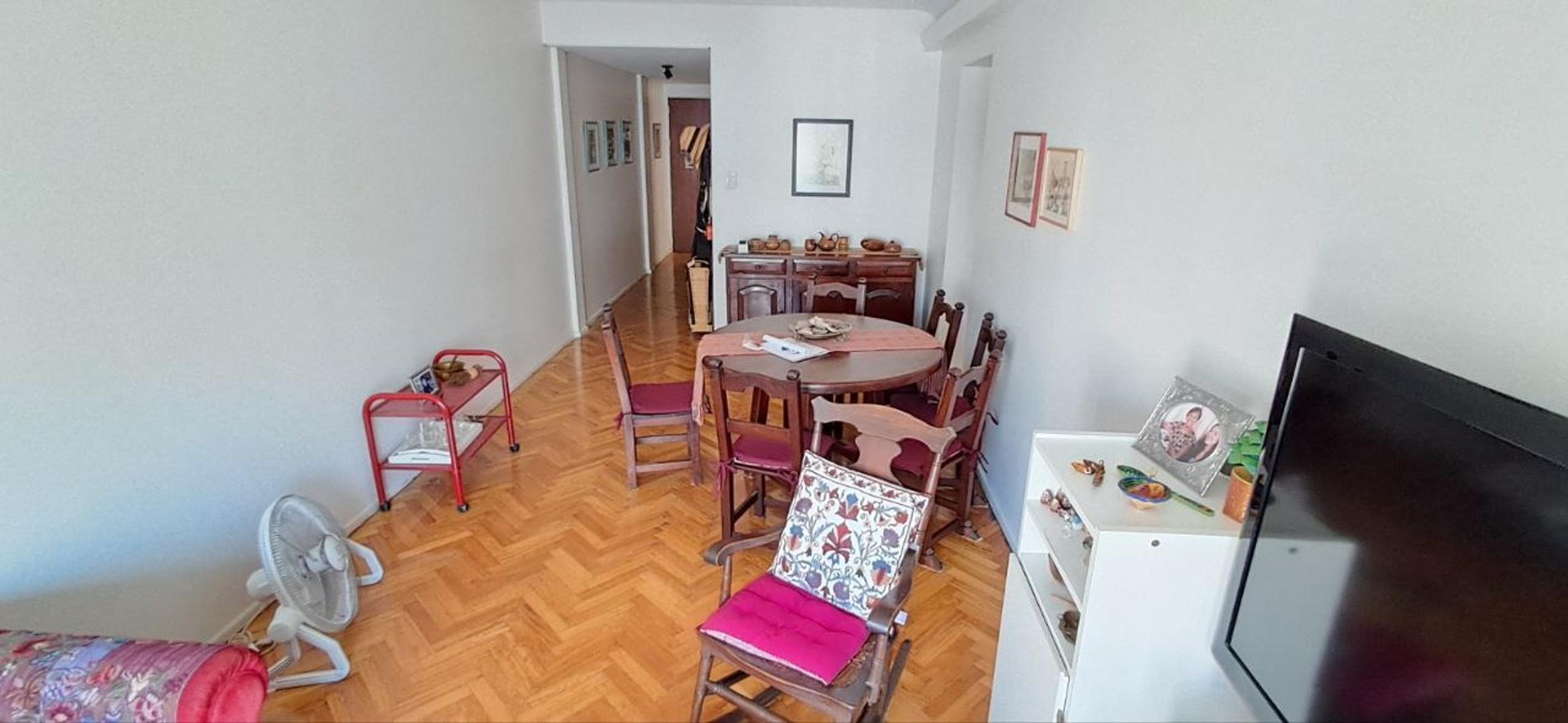 Paraguay 3900, Piso 7