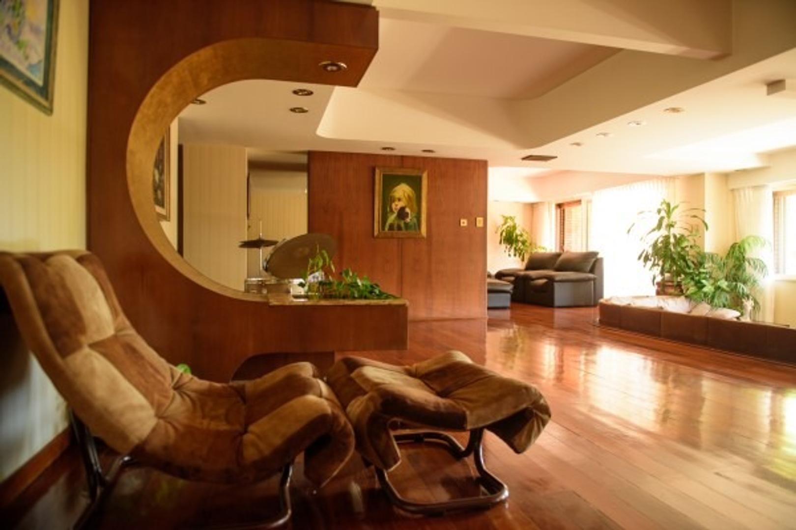 Departamento en Venta de 6 ambientes