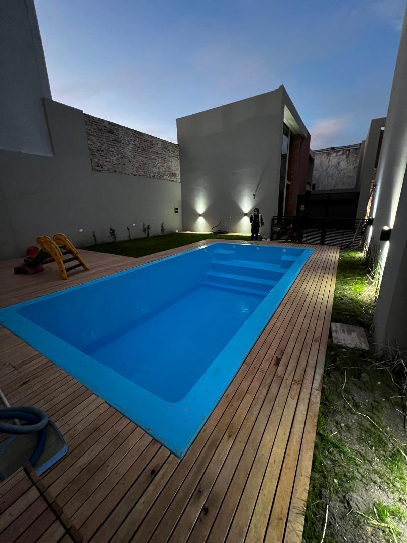 Depto Tipo Casa en Venta con 1 cocheras