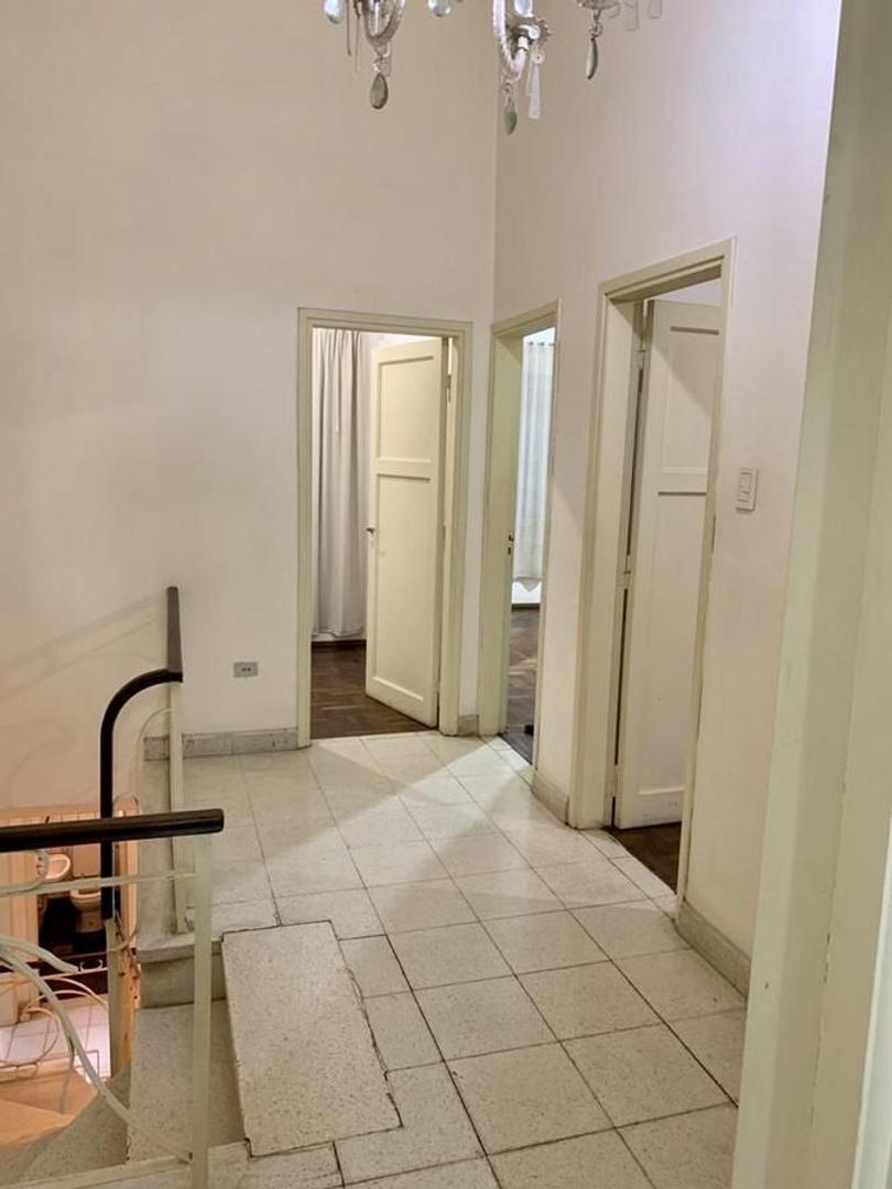 Casa 6 ambientes con 4 baños