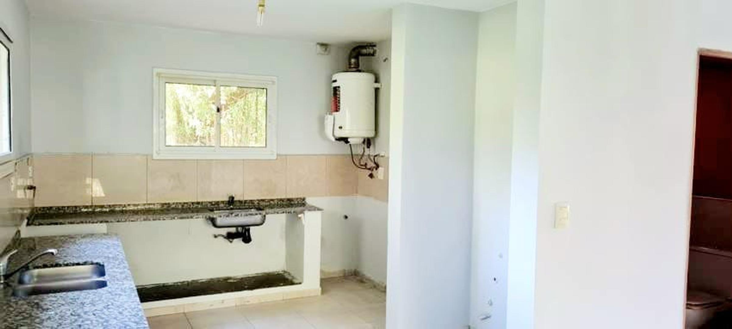 Casa 4 ambientes con 3 baños