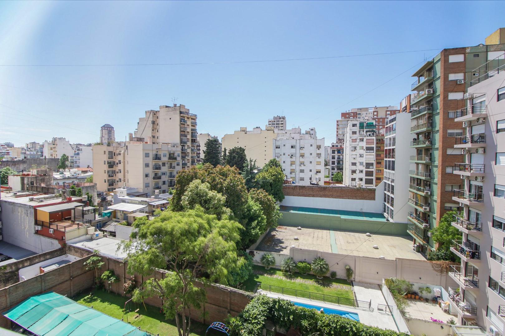 Semipiso de 3 Ambientes con Cochera y Balcón – Súper Luminos