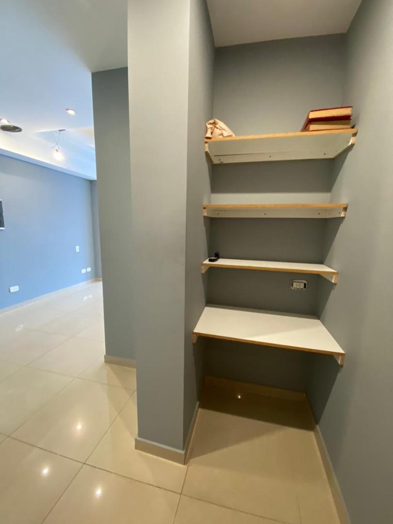 Inmejorable Ubicación - Bv. Charcas - Foco Comercial - Impec