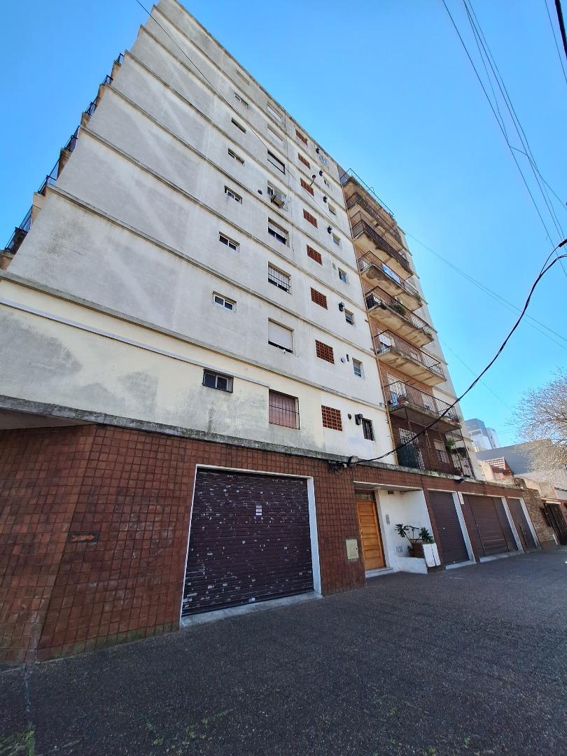 Alquiler Quilmes. San Juan esq. R. Saenz Peña. 3 ambientes.