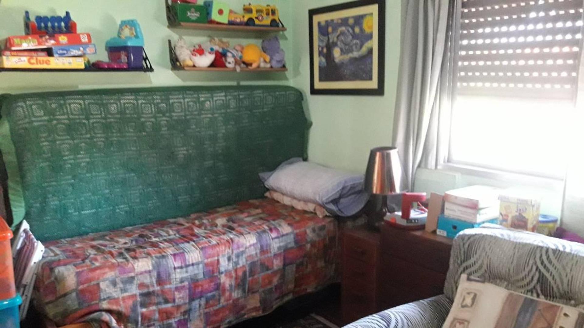 OPORTUNIDAD Casa 3 amb. c/cochera cub. + depto. 3 amb.