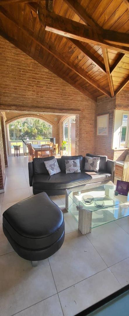 Casa en Alquiler Temporal con 1 cochera