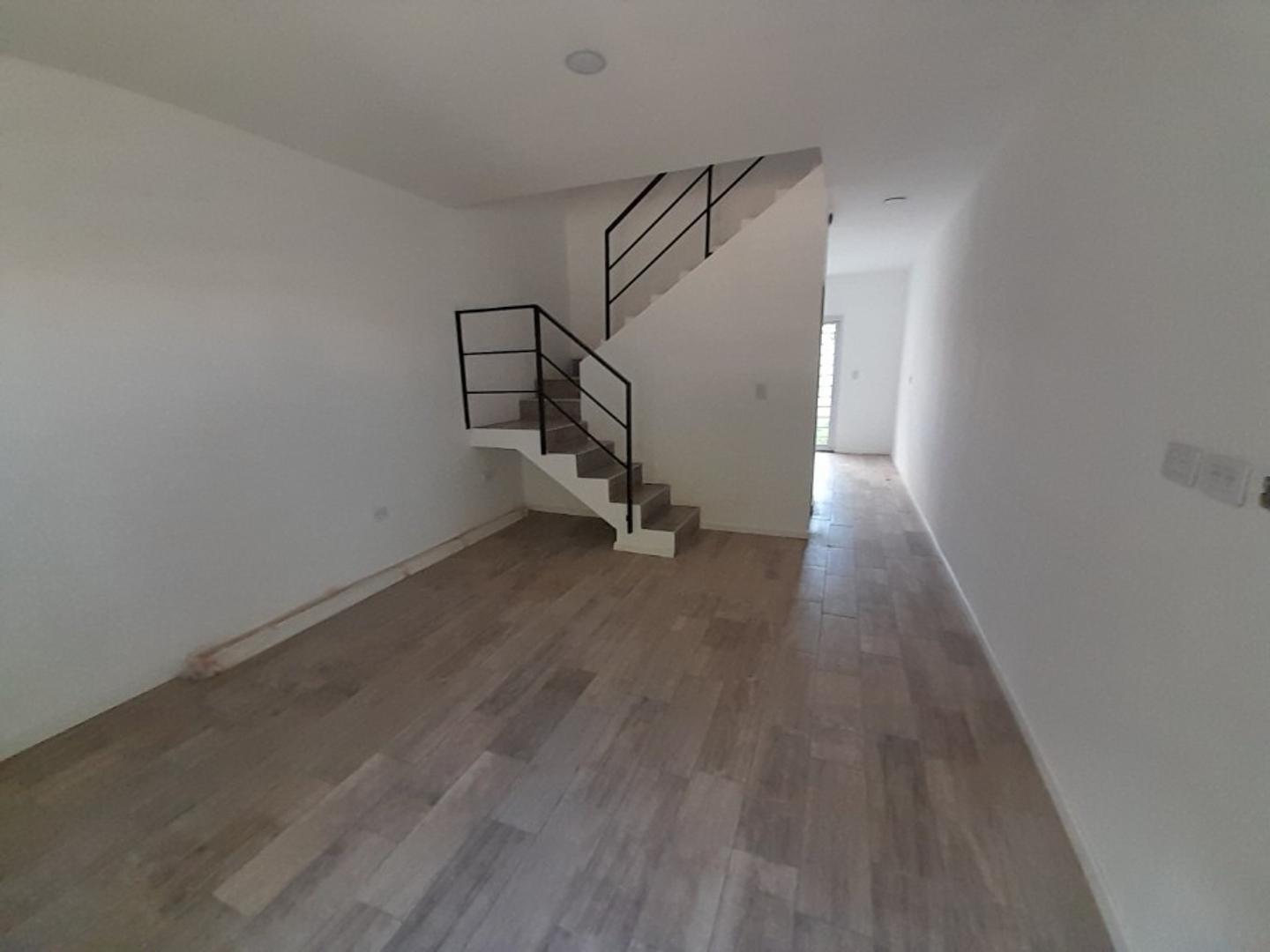 Casa 3 ambientes con 2 baños