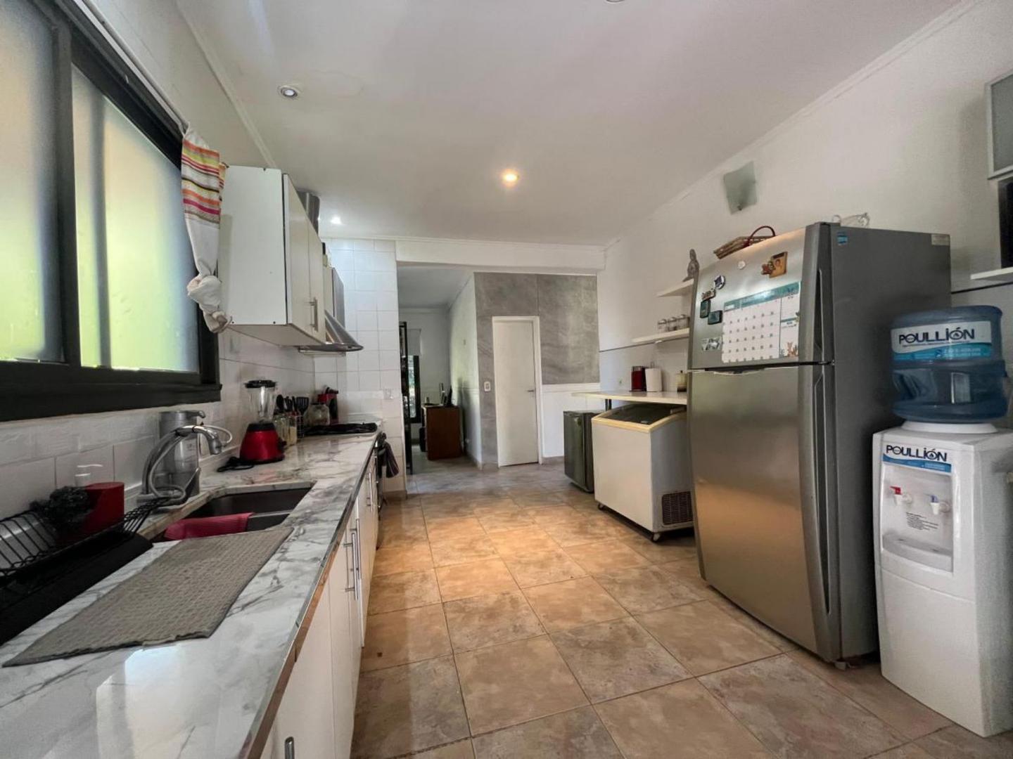 Casa 7 ambientes con 4 baños