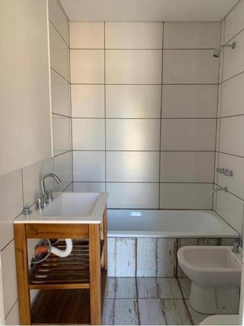 Depto Tipo Casa en Venta en Castelar Norte, USD 68.000