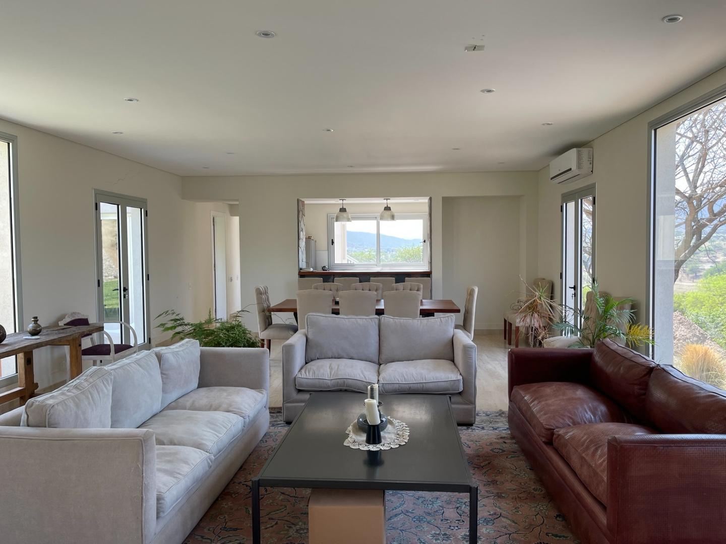 CASA EN BARRIO PRIVADO LA LUCINDA