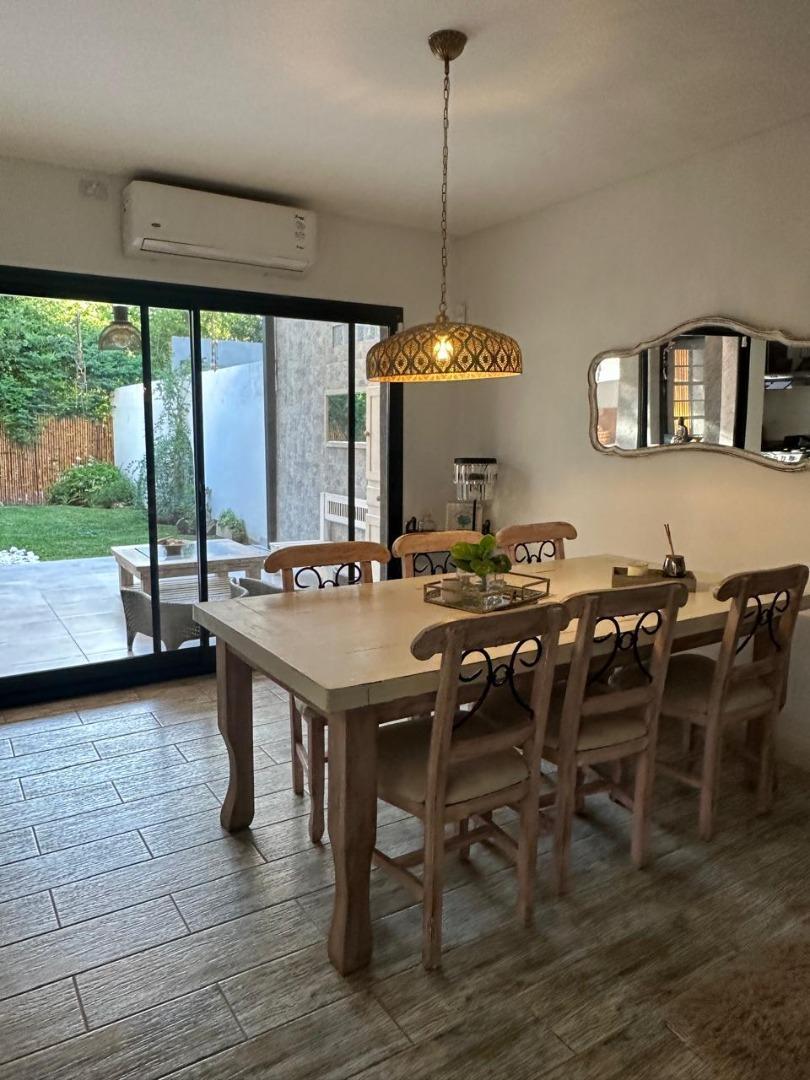 Depto Tipo Casa en Alquiler en Montecarlo, USD 1.100