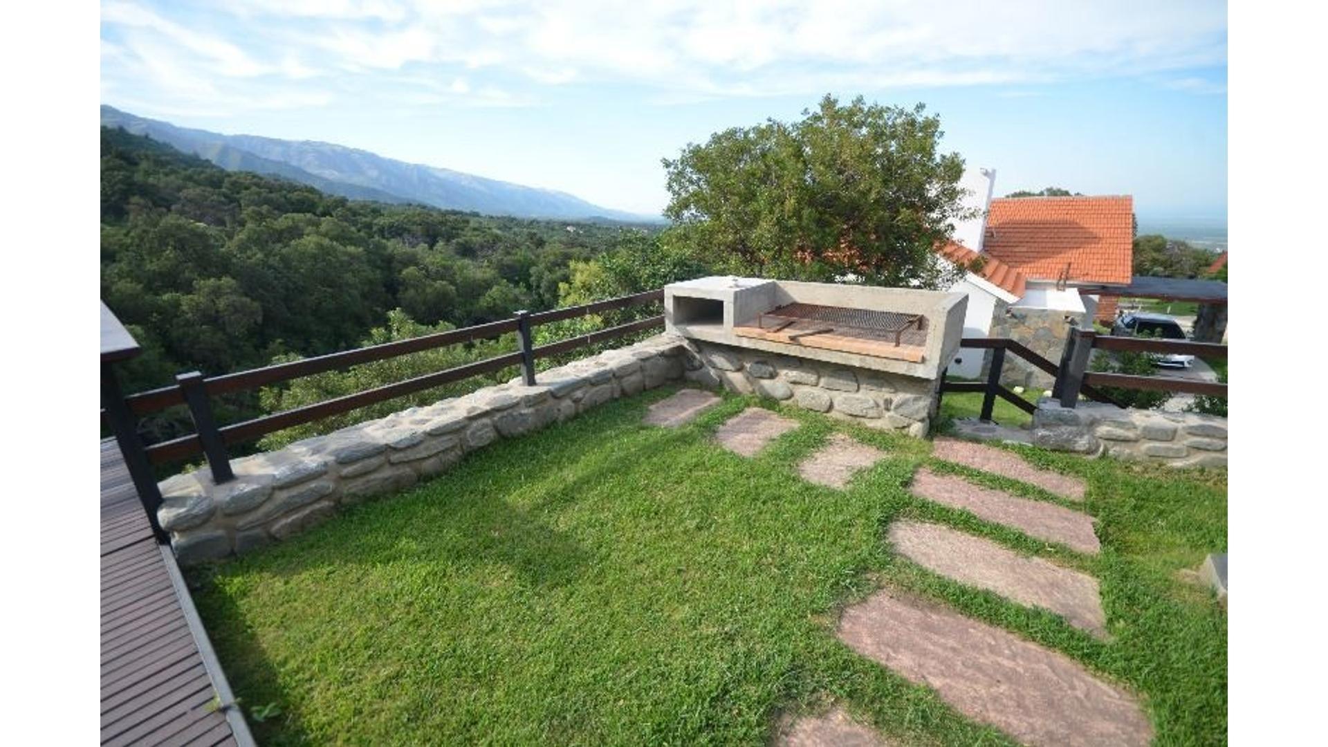 Casa 3 ambientes con 4 baños