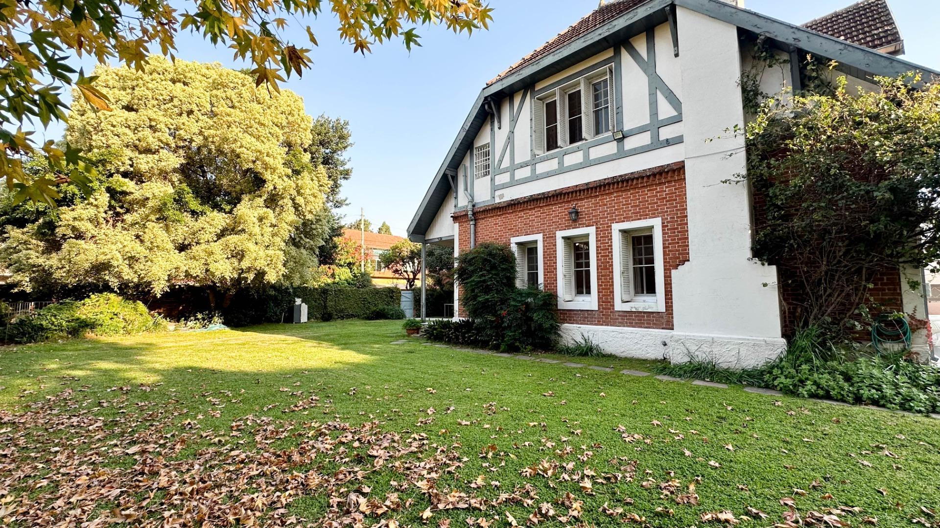 Casa 5 ambientes con 5 baños