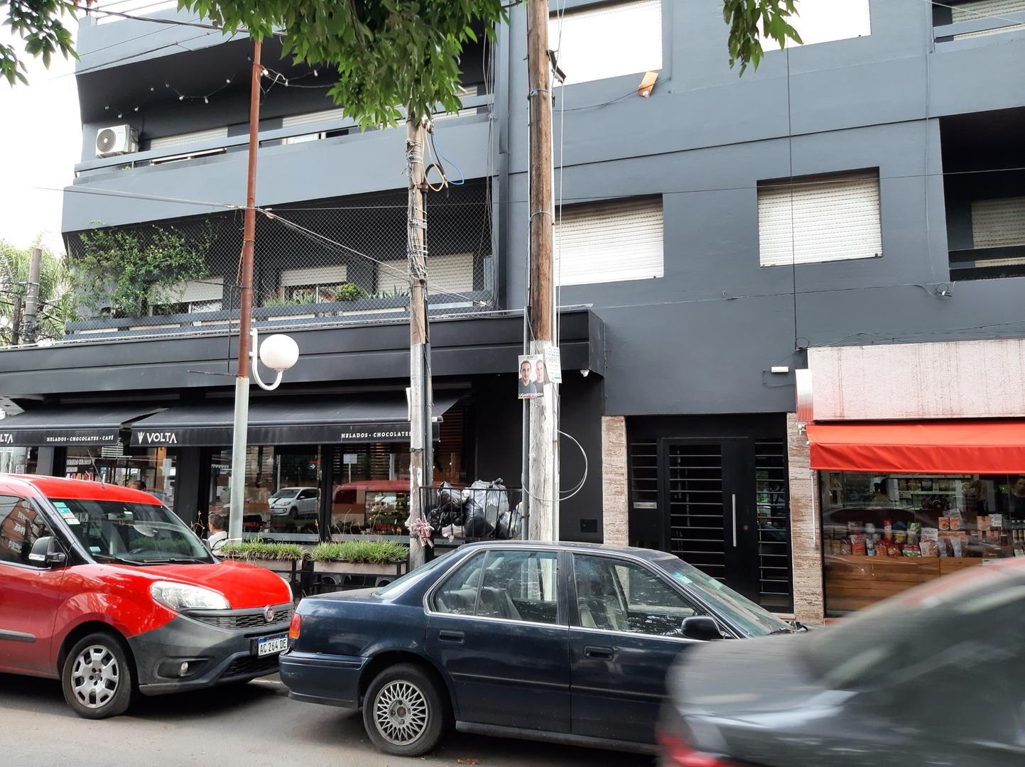 Montes De Oca 2406 , Piso 2