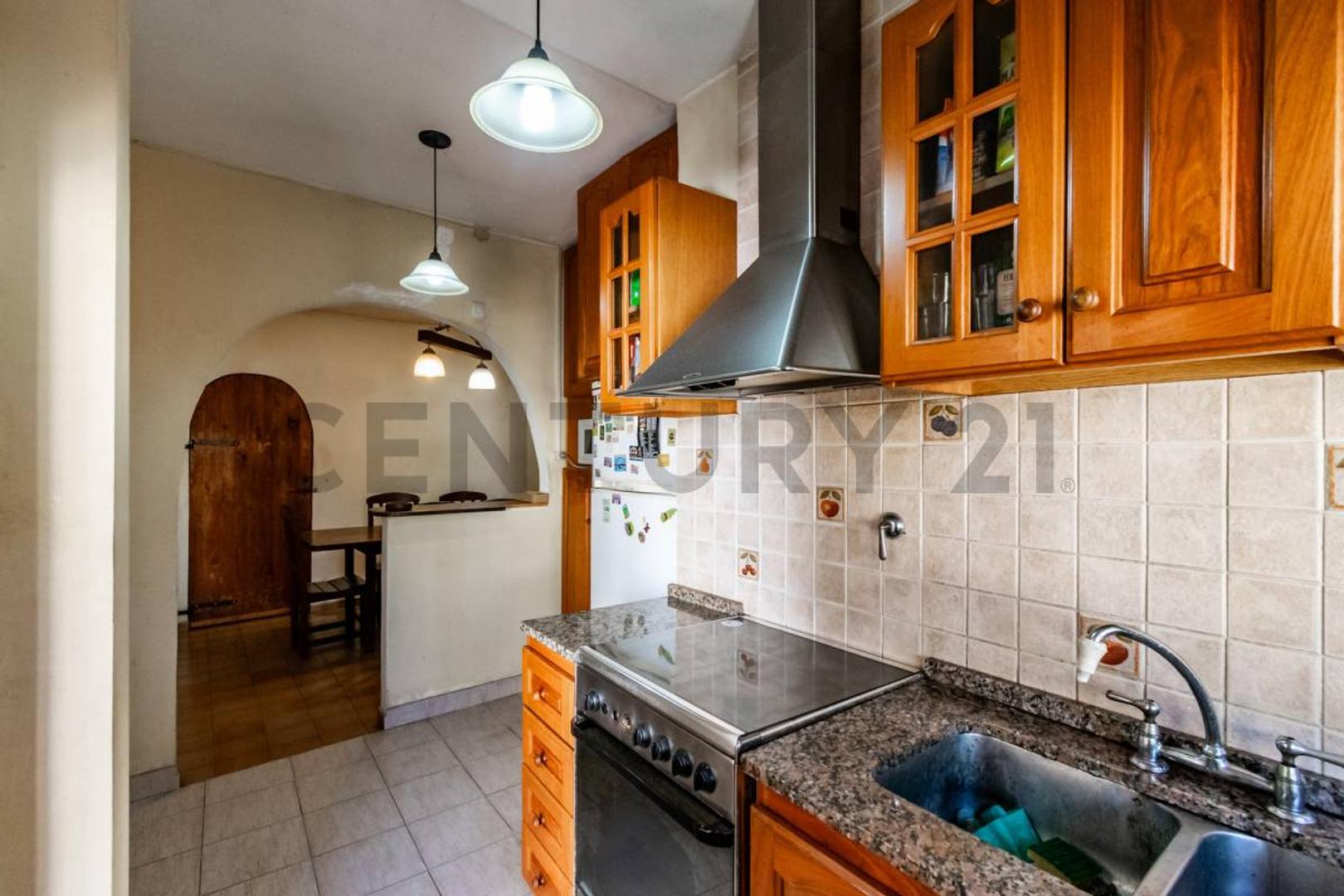 VENTA CASA 5 AMB QUINCHO Y PILETA UBICADO EN SÀENZ PEÑA