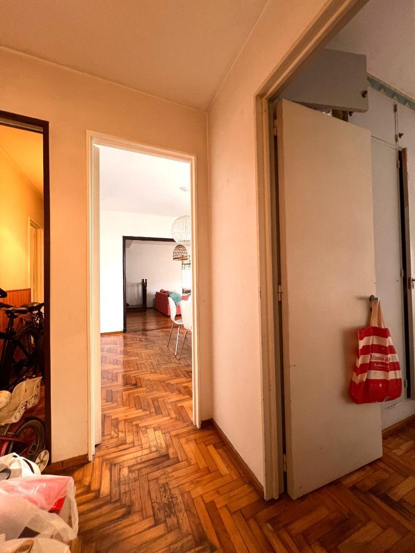 Departamento 6 ambientes con 2 baños