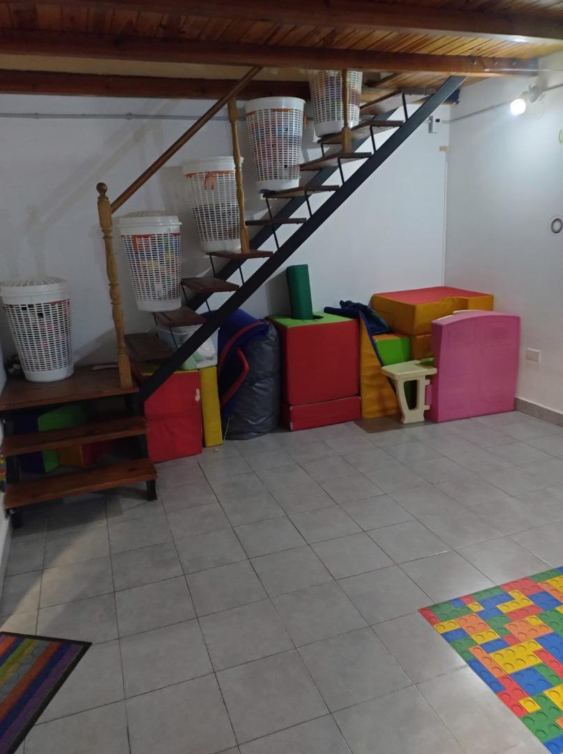 CASA IDEAL JARDÍN DE INFANTES, CLÍNICA, LABORATORIOS Y OFICI