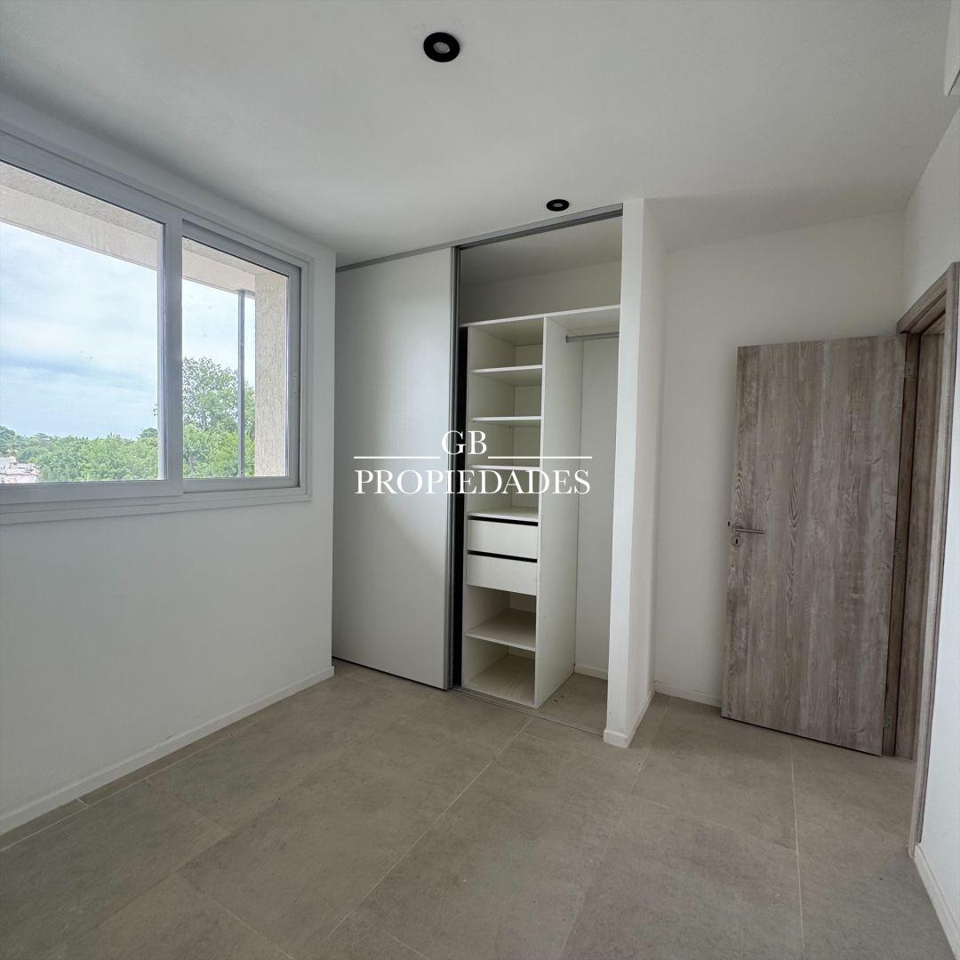 Departamento en Alquiler con 1 cocheras