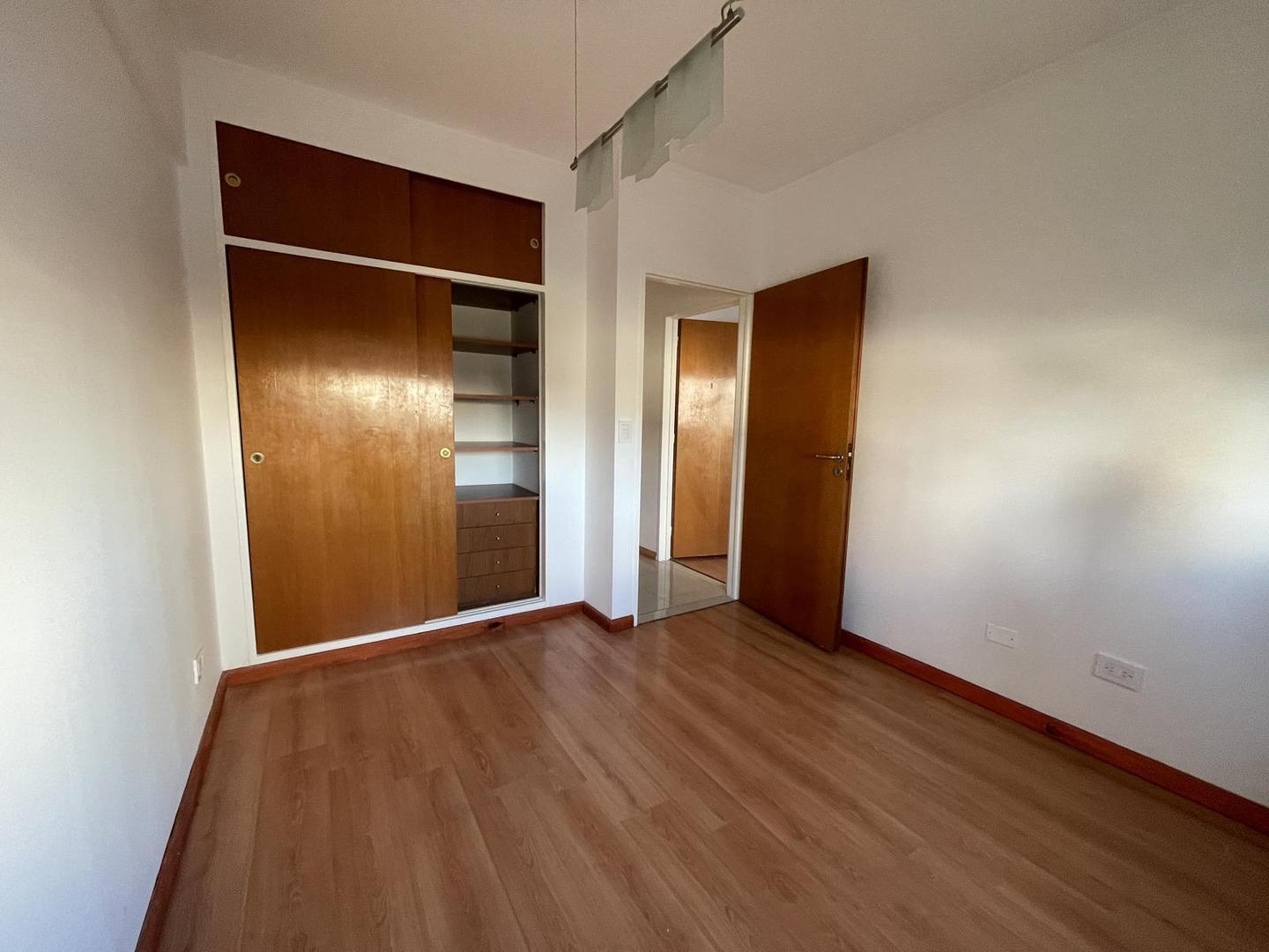 Gabriela Mistral al 2700