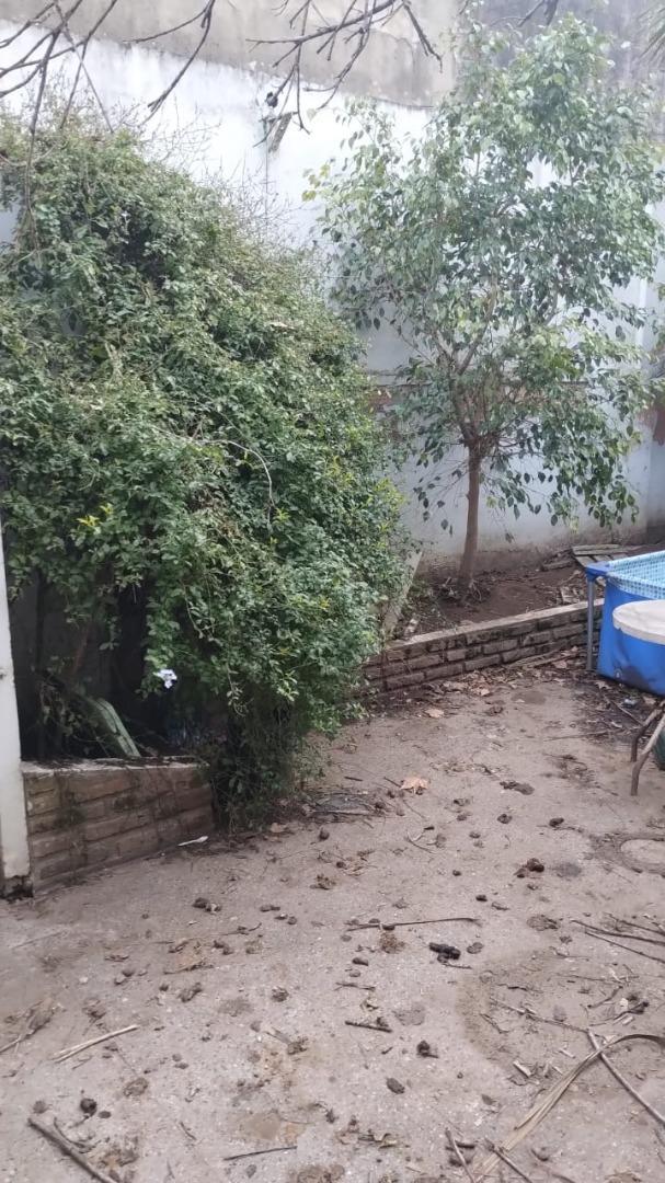 CHALET (PH)  DE 5 AMBIENTES CON GARAGE.