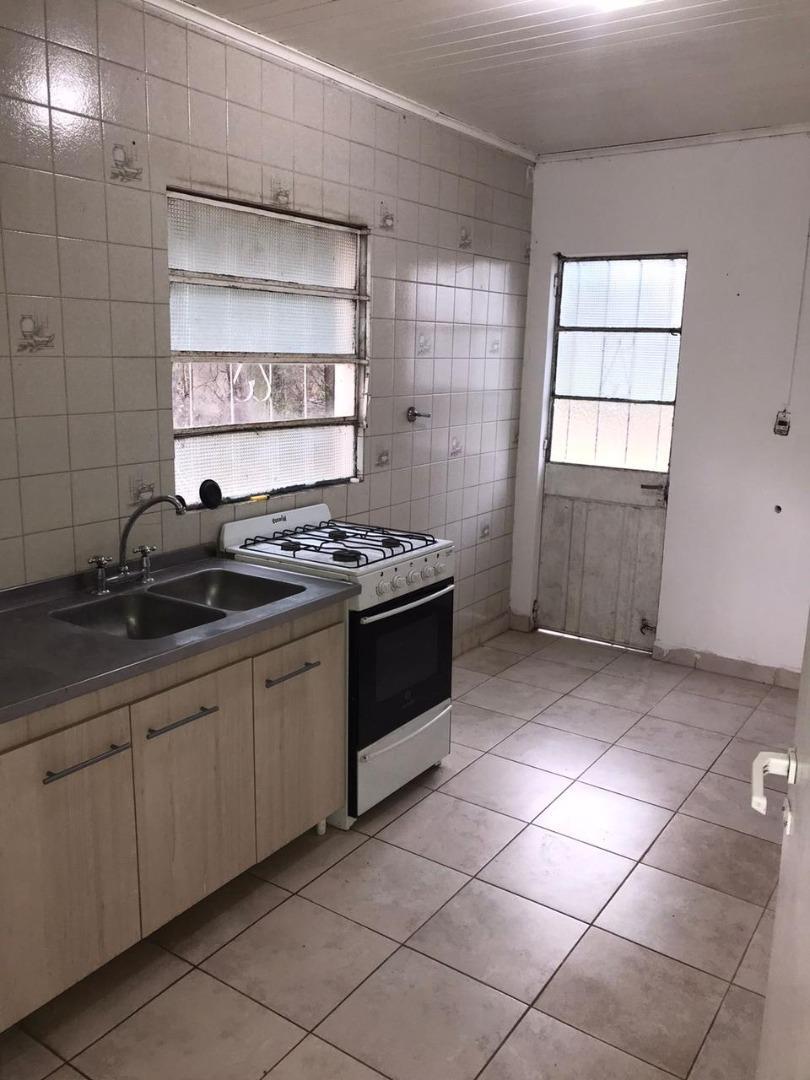 Casa 2 ambientes con 1 baño