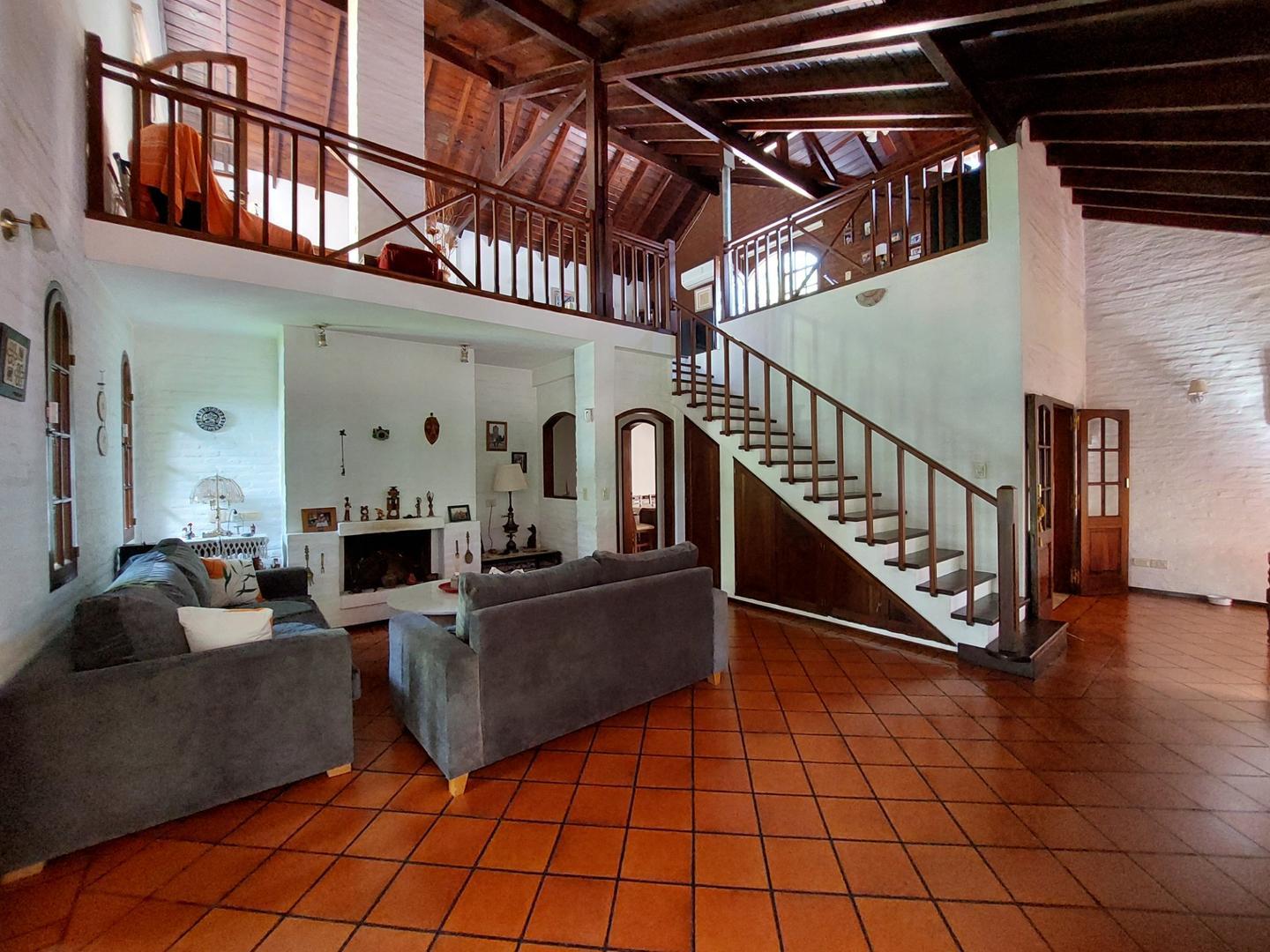 Casa 4 ambientes con 4 baños