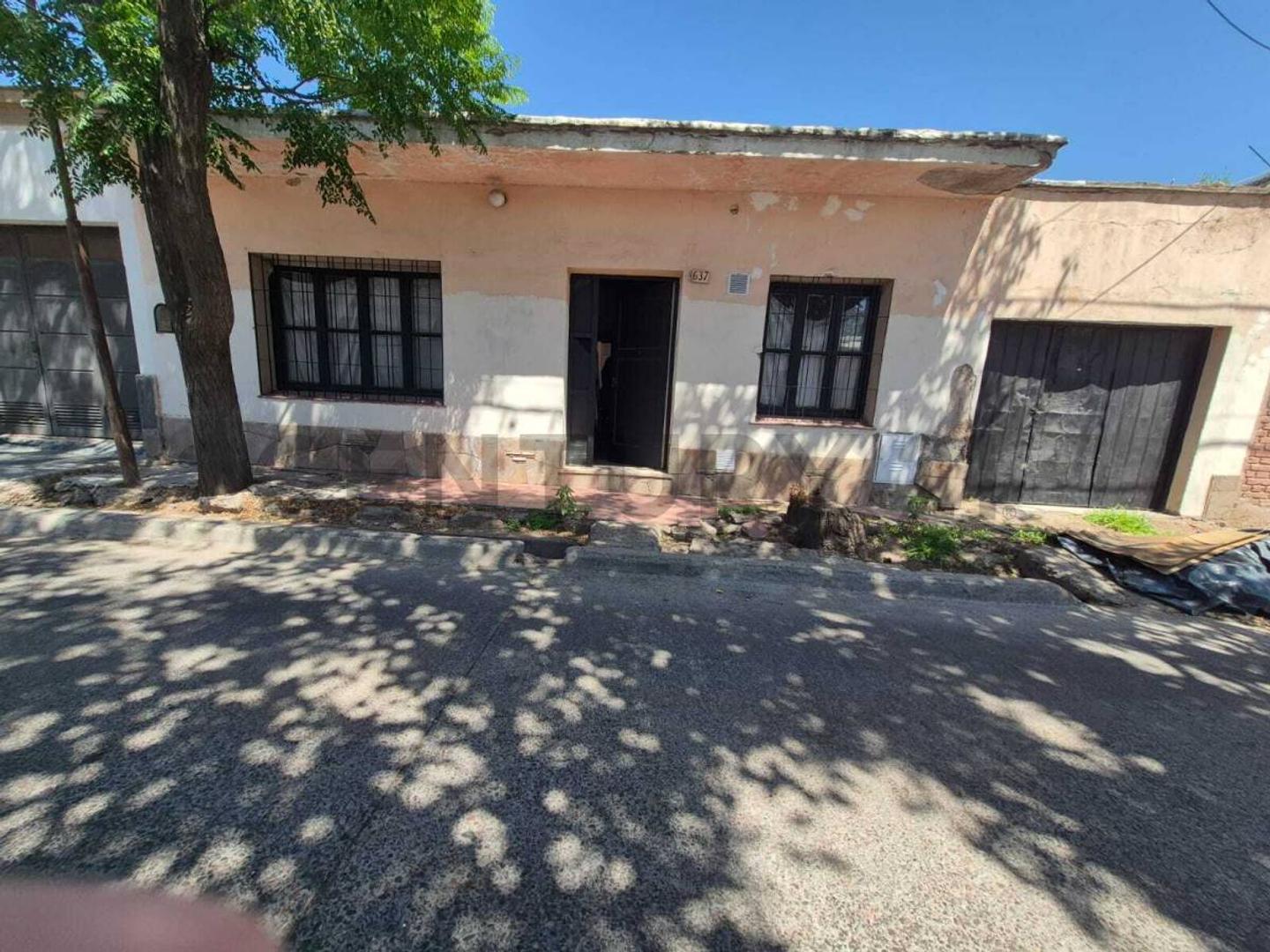 CASA PARA RECICLAR – DORREGO, GUAYMALLÉN