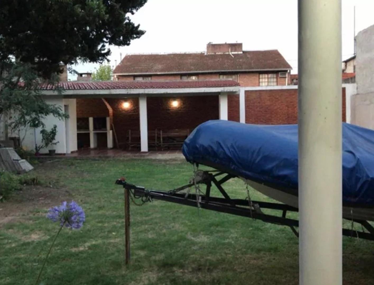 Casa 5 ambientes con 4 baños