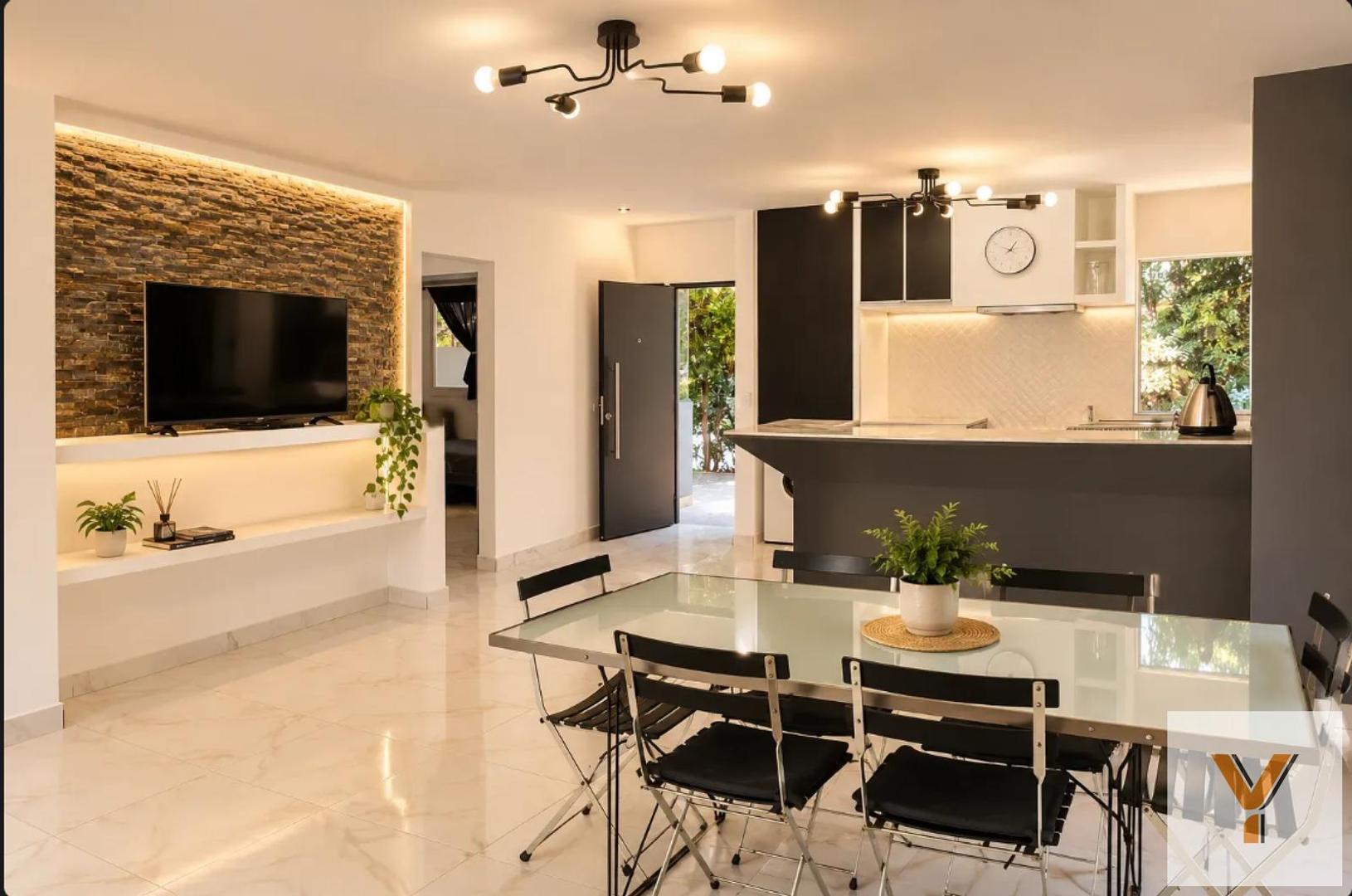 Casa 6 ambientes con 2 baños