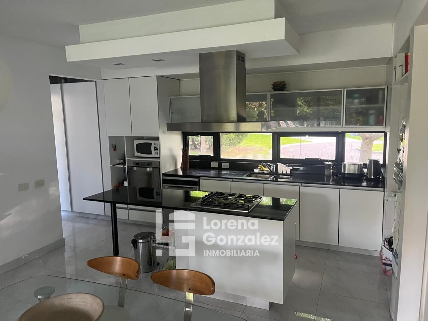 Casa en Alquiler Temporal con 6 cocheras