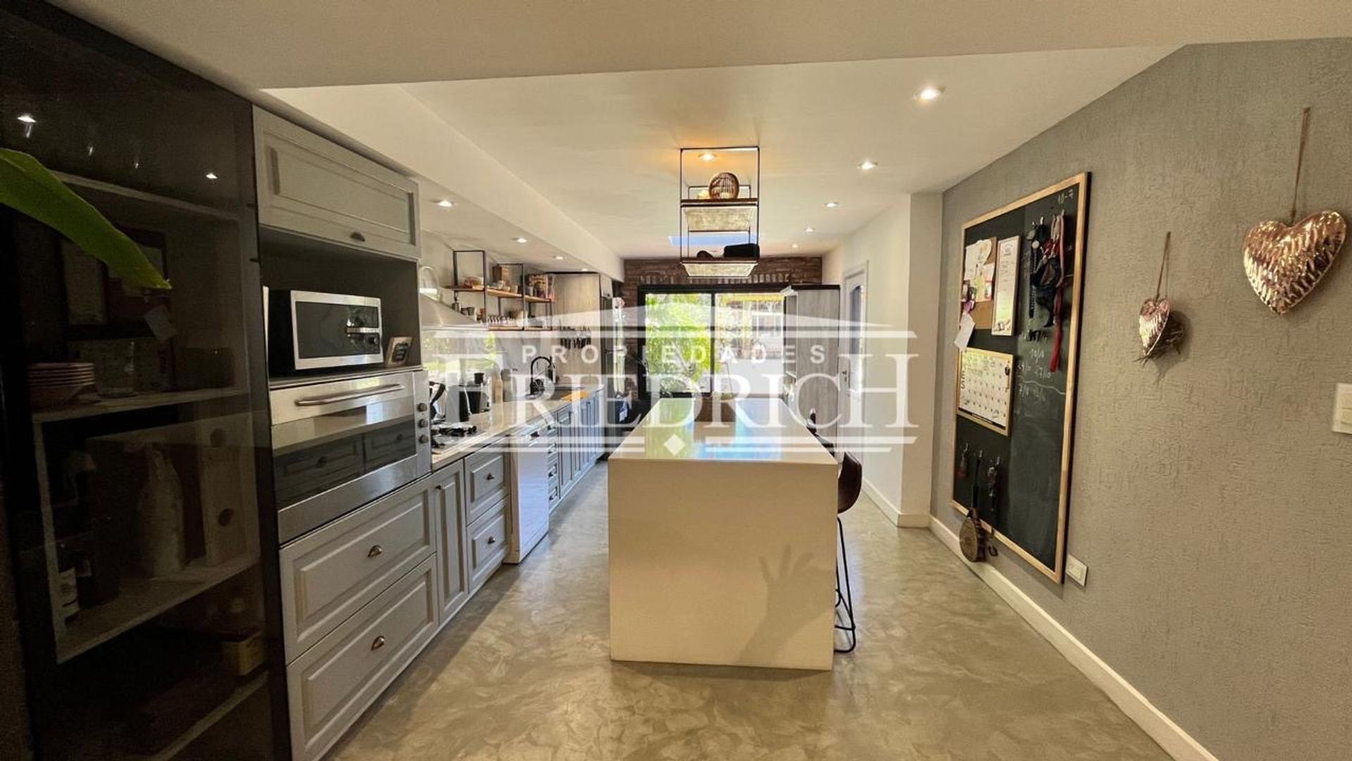 Casa en Venta en Moreno, USD 195.000