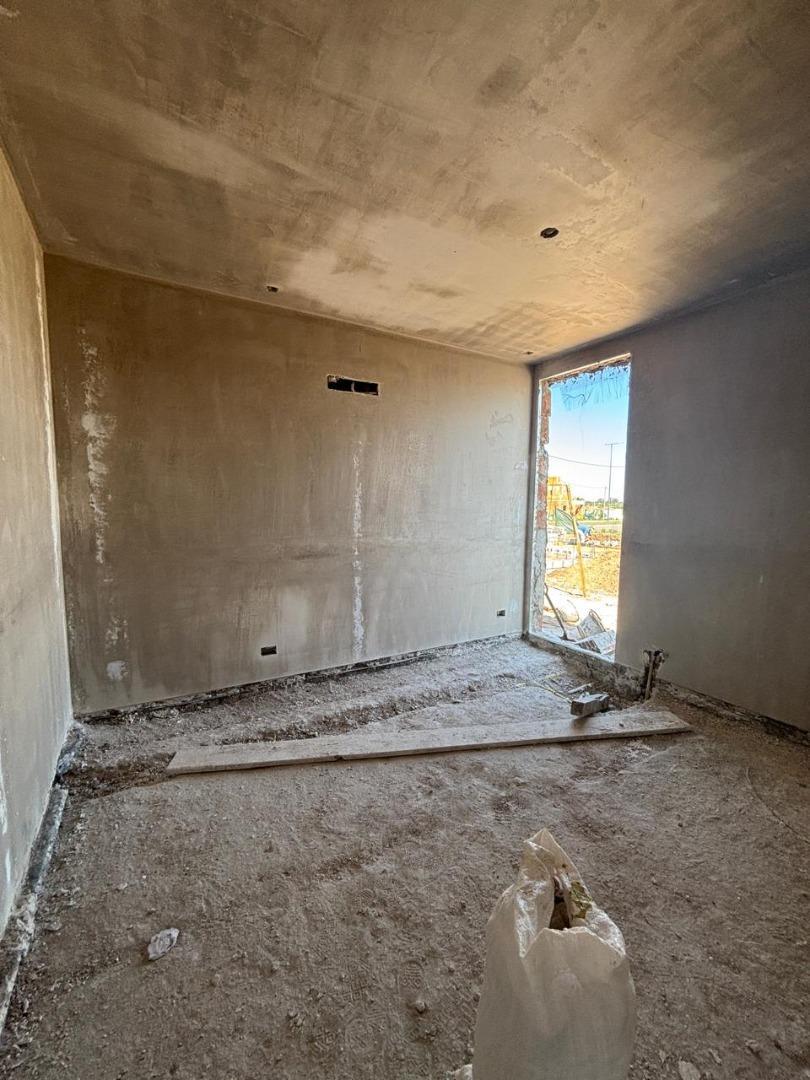 Casa 2 ambientes con 1 baño