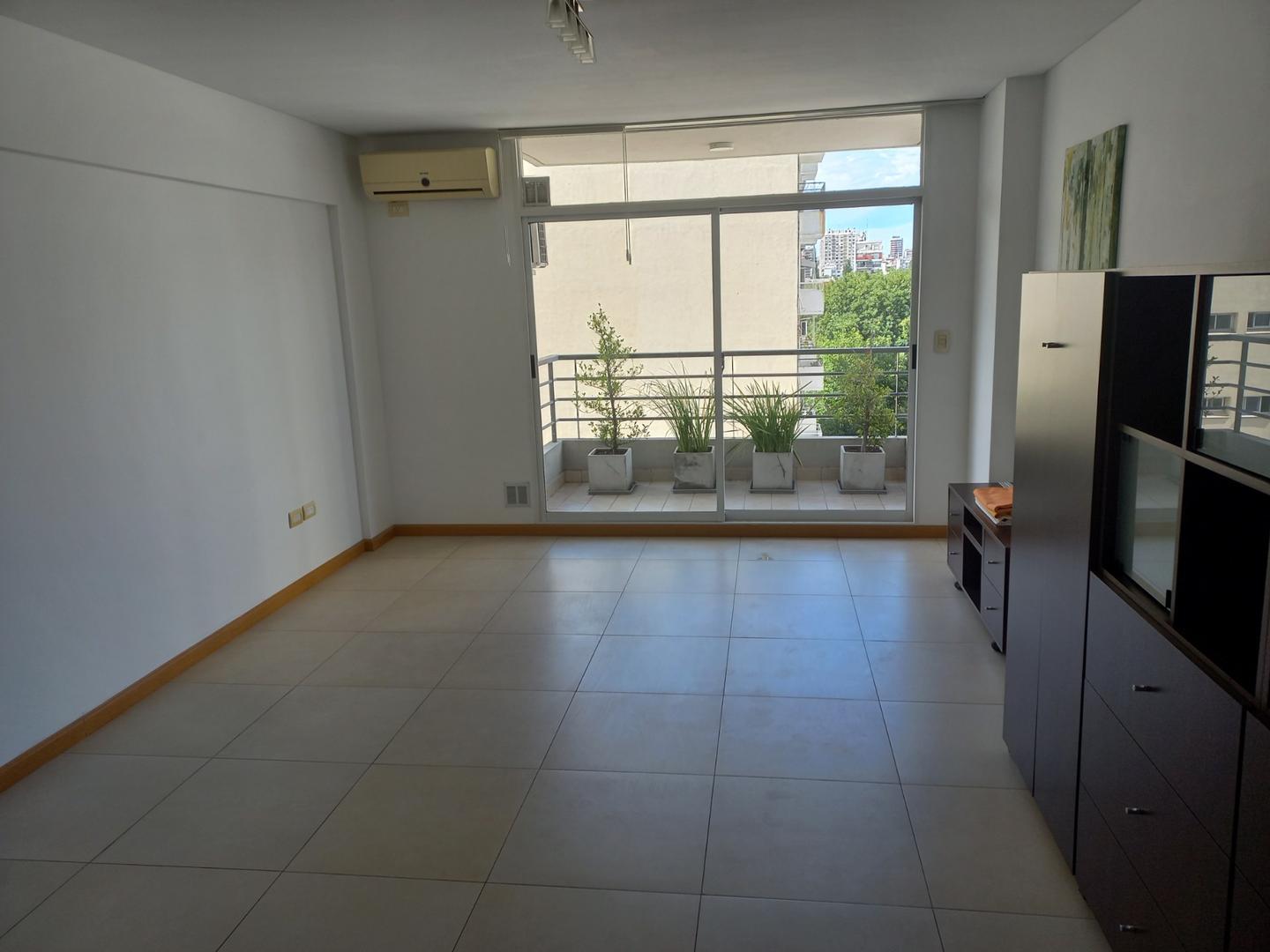 Departamento en Alquiler en Colegiales, $ 680.000