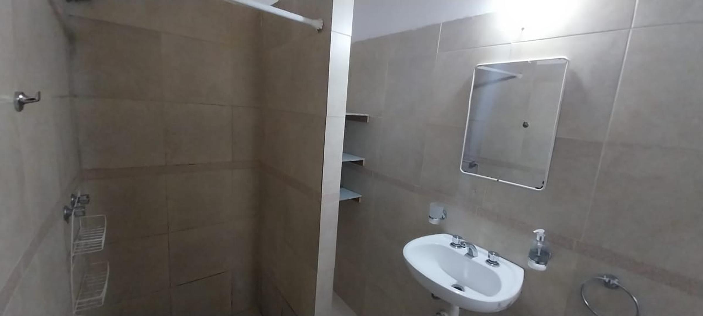 IMPECABLE PH DOS AMBIENTES SIN EXPENSAS  EN MUNRO