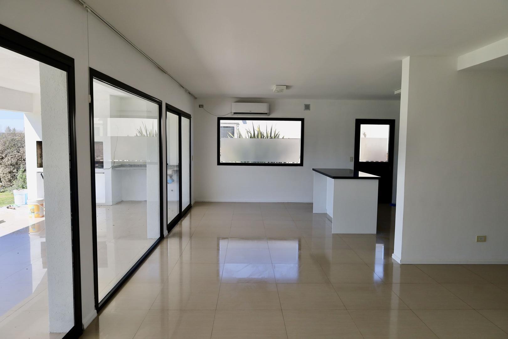 casa en alquiler barrio San Matias Escobar