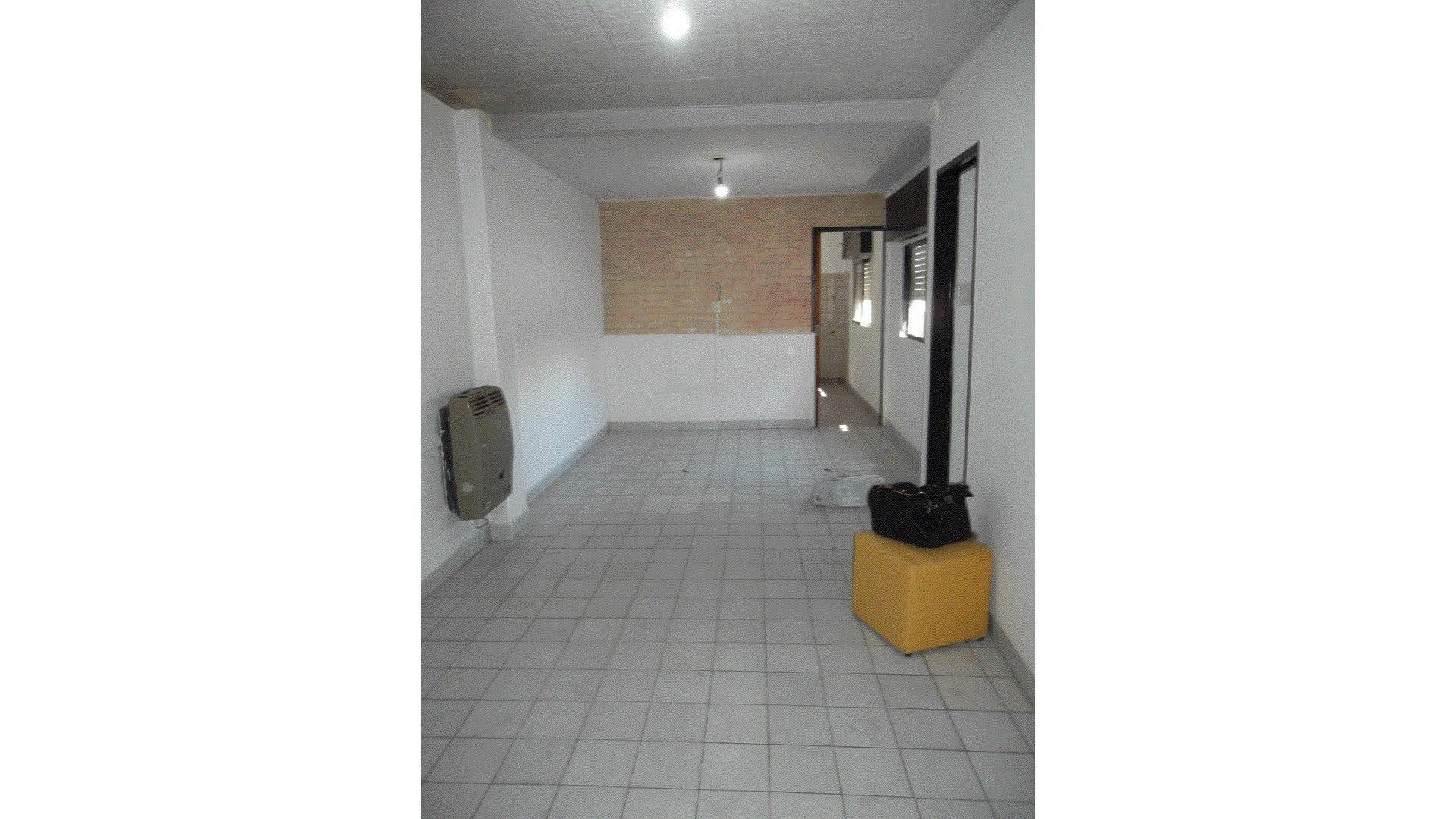 VENTA DE PH TRES AMB. CON RENTA.