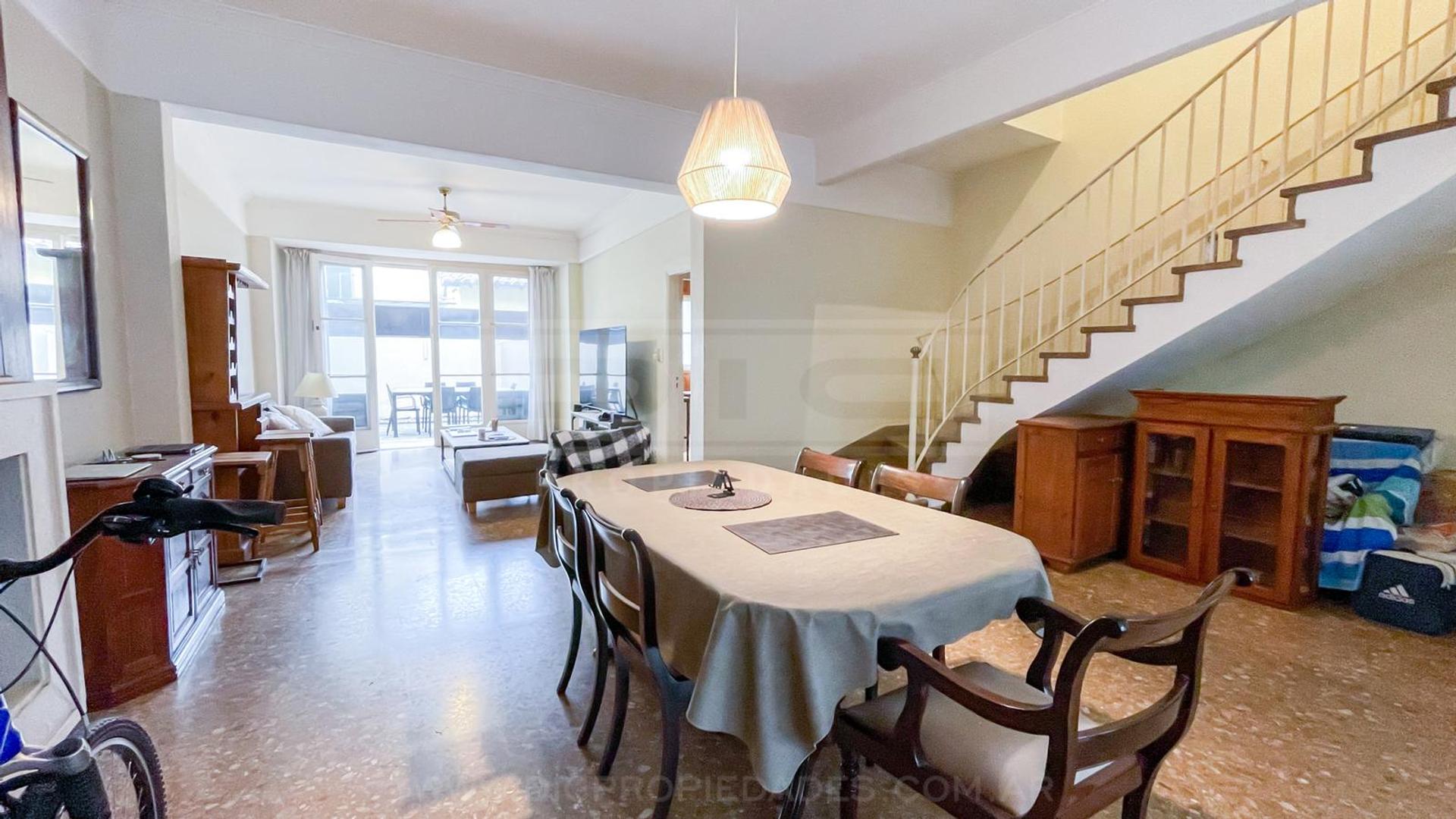 Casa 6 ambientes con 3 baños