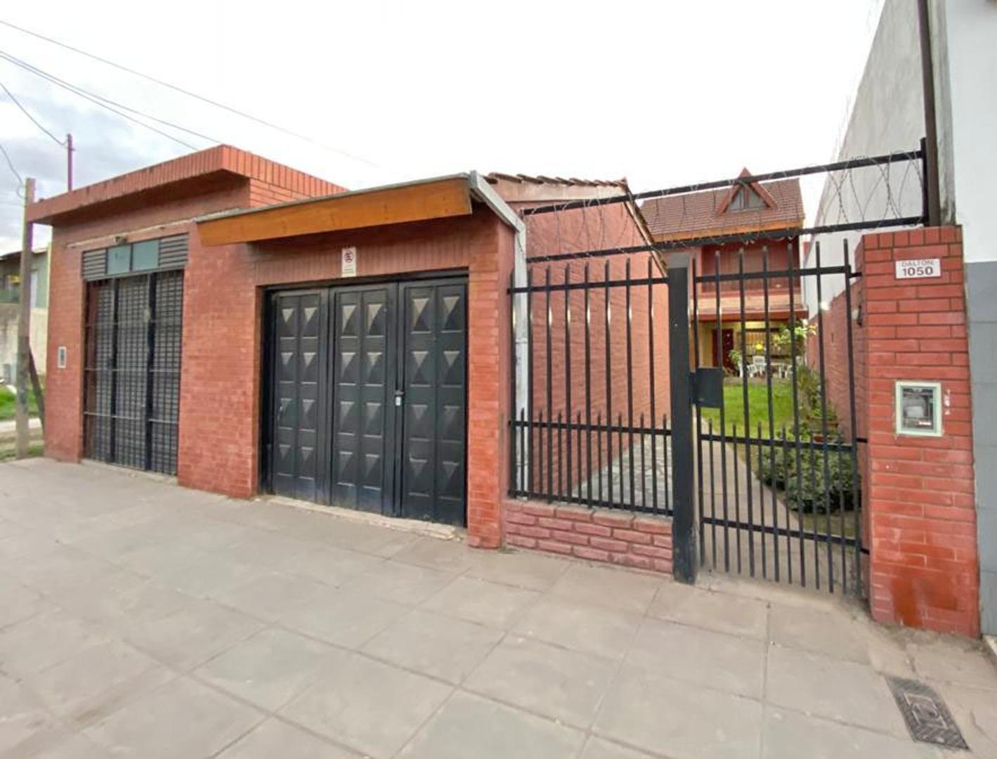 CASA - 4 AMBIENTES CON LOCAL - MERLO - OPORTUNIDAD!