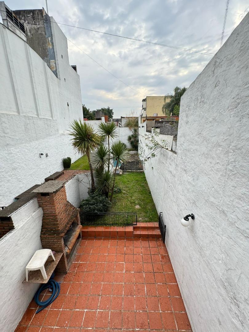 Espectacular Casa con Piscina, Parrilla y 2 Cocheras