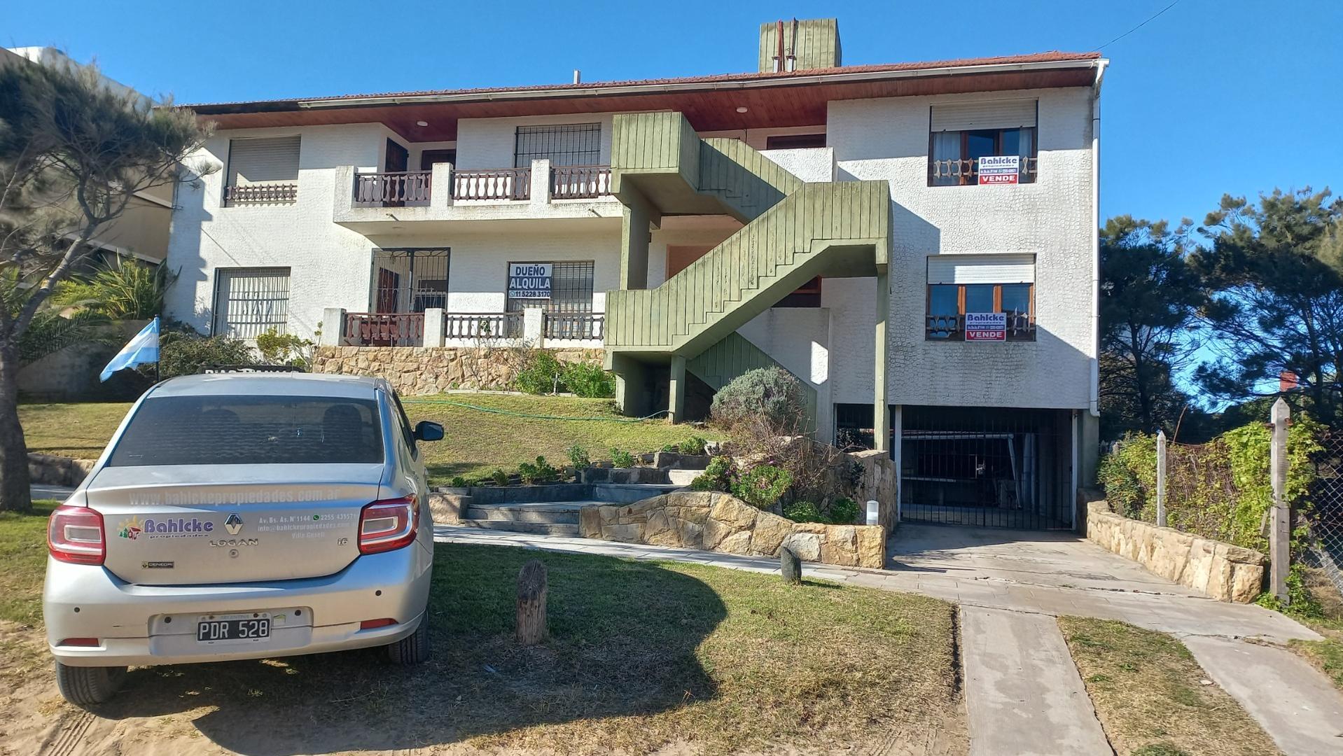 Venta de amplio Departamento 3 amb. c/ cochera, Villa Gesell