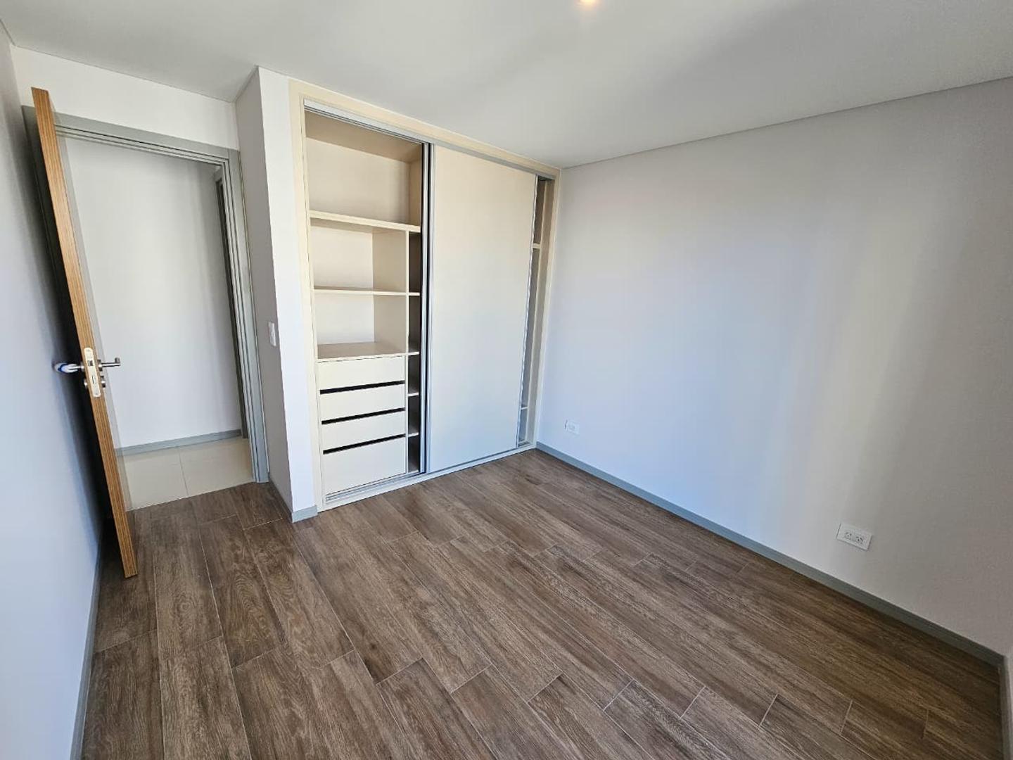 Departamento en Alquiler con 1 cocheras