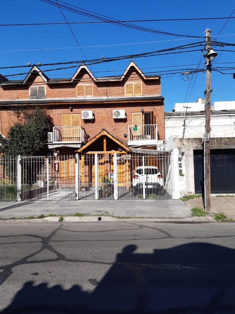 Triplex 4  ambientes venta Ramos Mejia