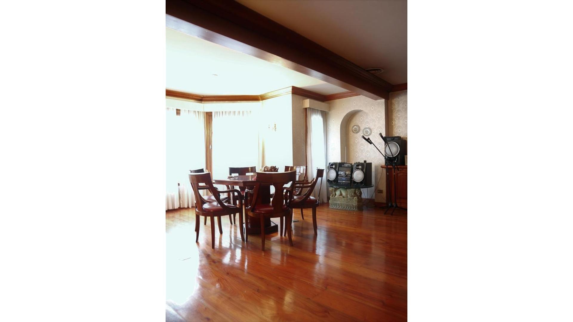 Casa 6 ambientes con 6 baños