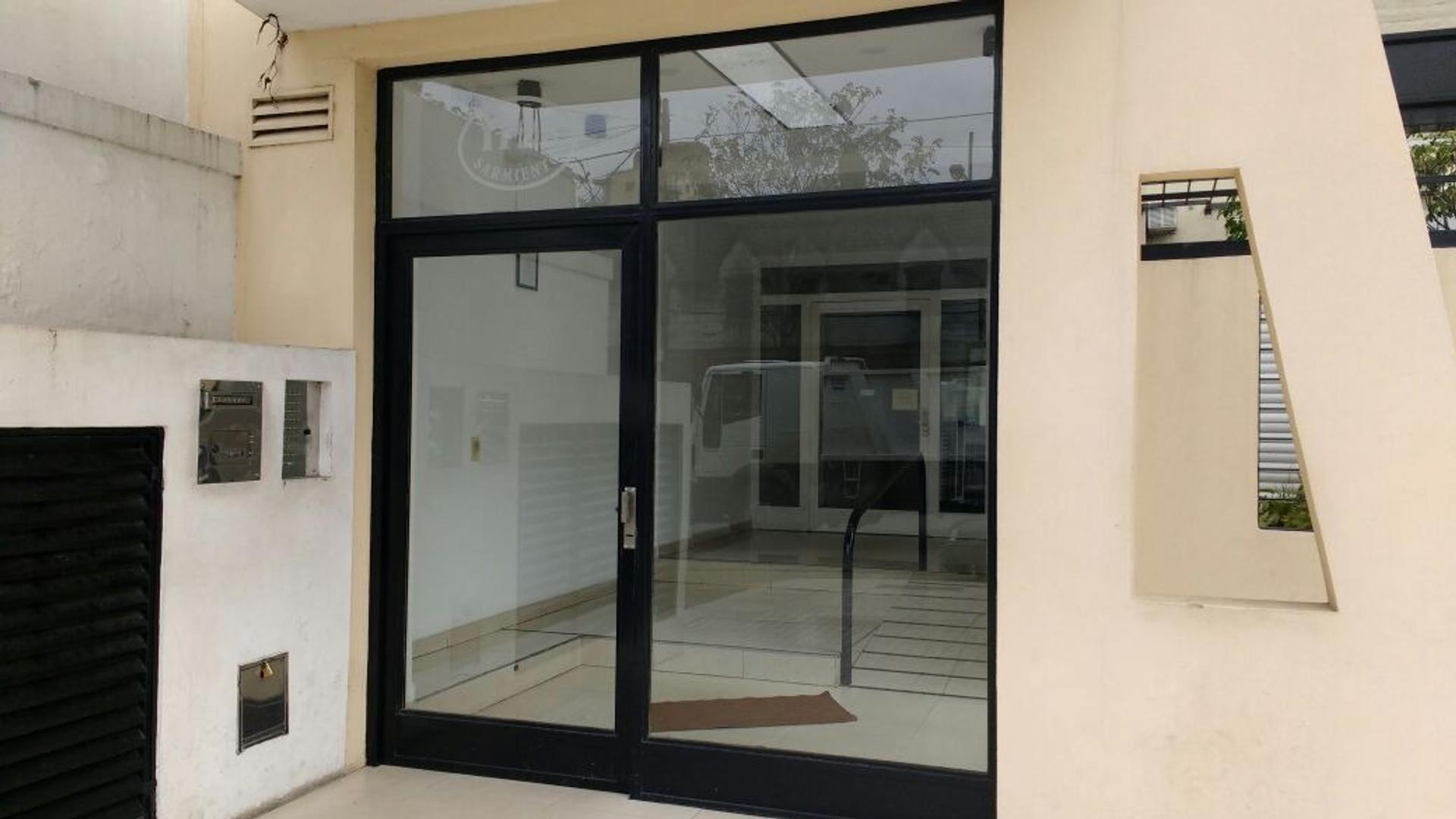 Depto 3 amb. Planta Baja, céntrico, apto profesional