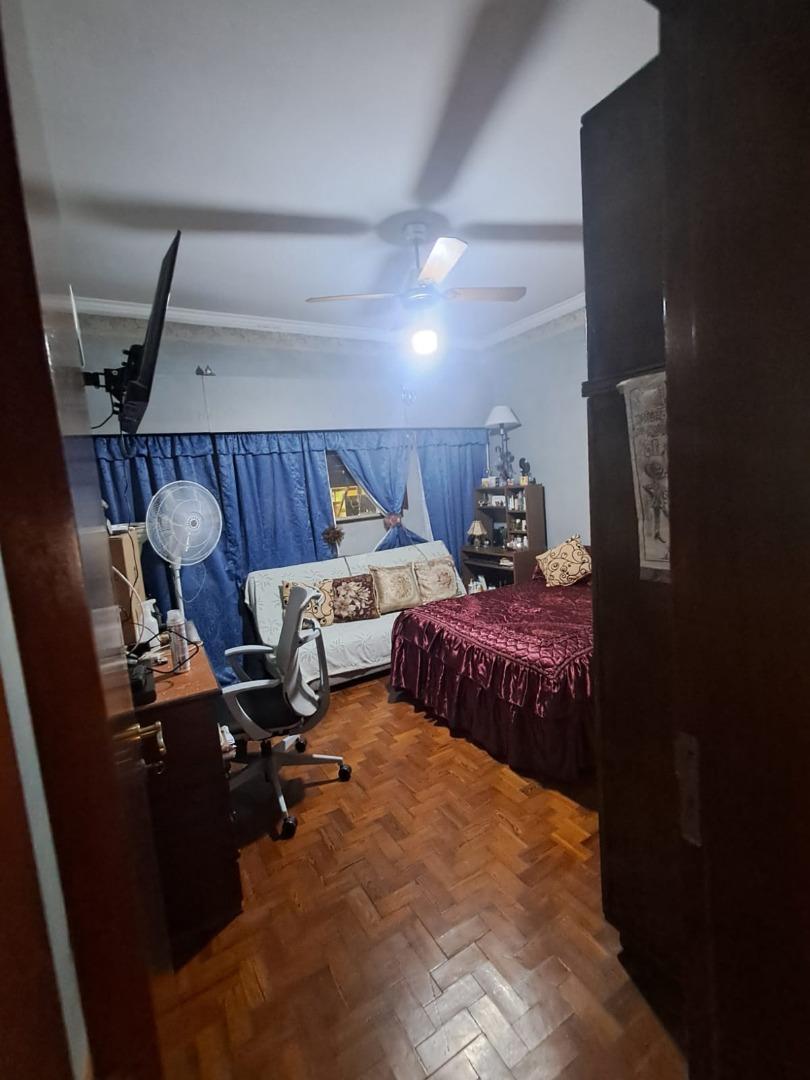 CASA EN DE 4 AMBIENTES CON QUINCHO Y GARAGE  