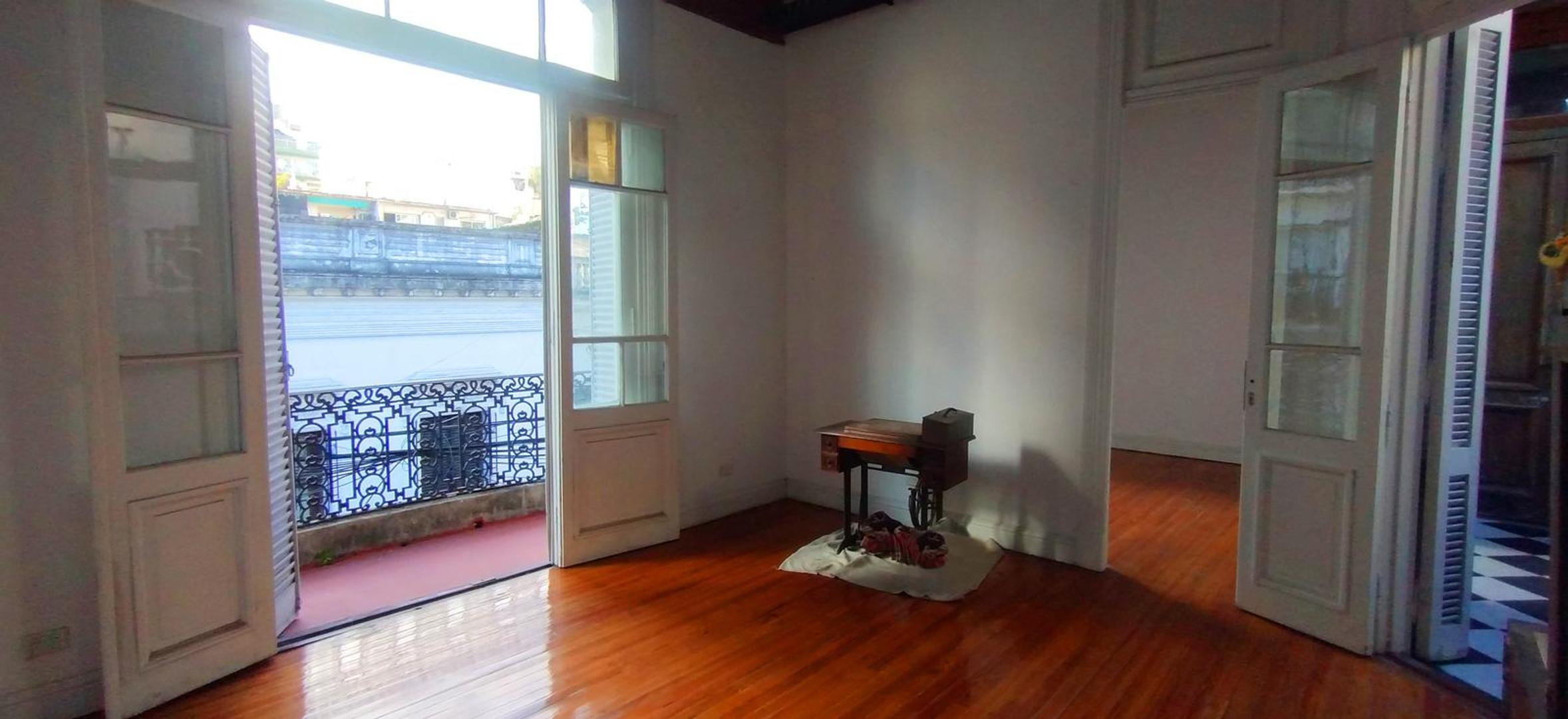 Depto Tipo Casa en Venta de 4 ambientes